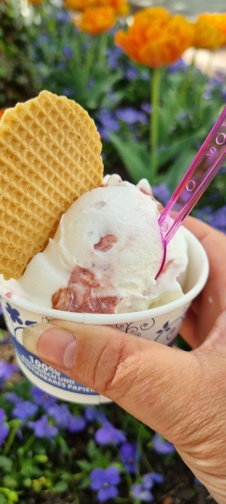 Genieten van een ijsje