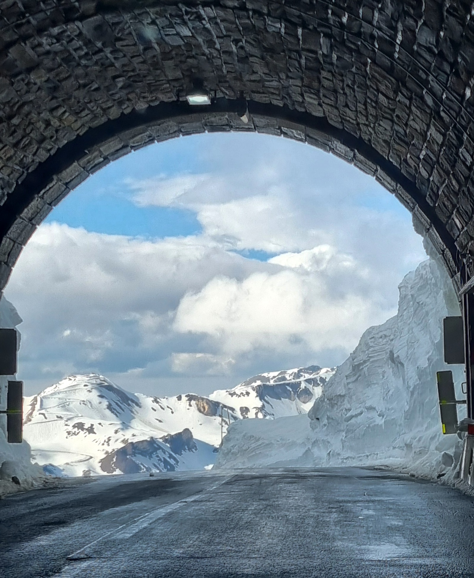 uitzicht vanuit de Hochtor tunnel